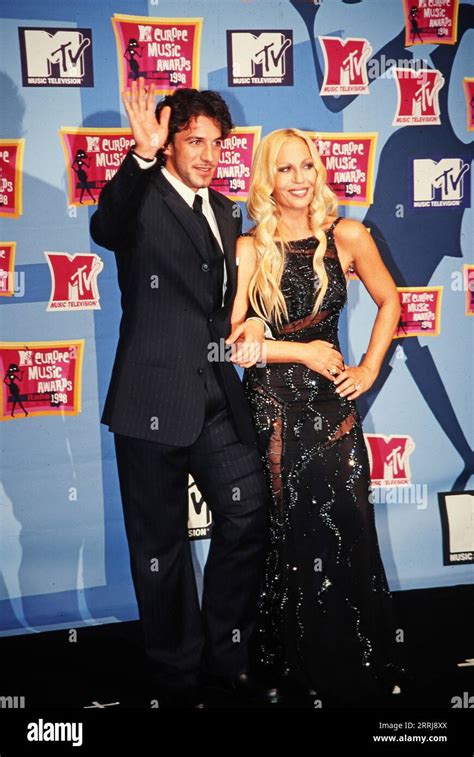 collana cubana versace|MTV EMAs, quando Alessandro Del Piero e Donatella .